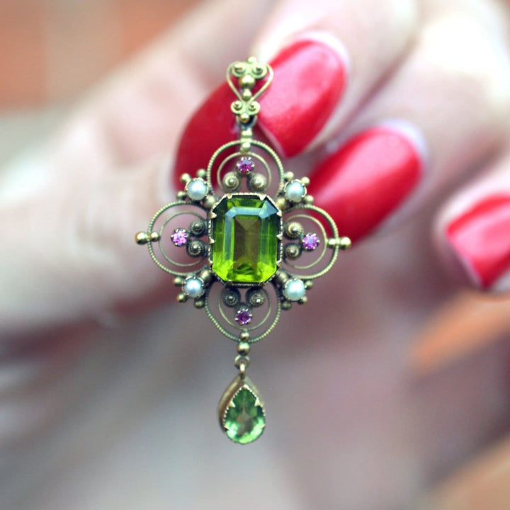 August Birthstone: Peridot - Parkin and Gerrish