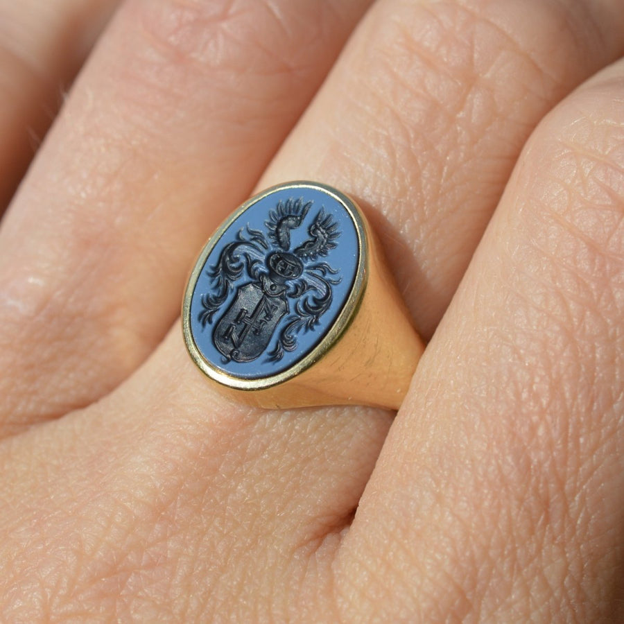 Early 20th Century 14ct Gold Sardonyx Signet Ring with Armorial Intaglio Crest | Parkin and Gerrish (UK)