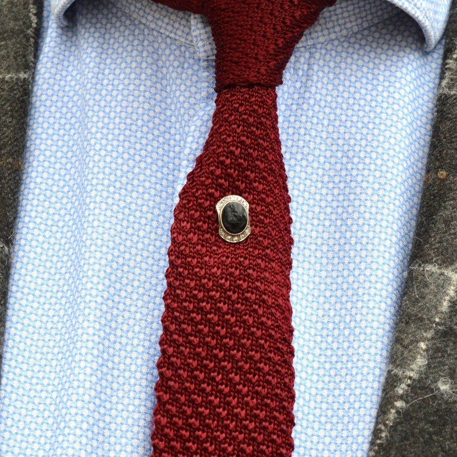 Art Deco 18ct White Gold Onyx Crest Intaglio Tie Pin | Parkin and Gerrish (UK)